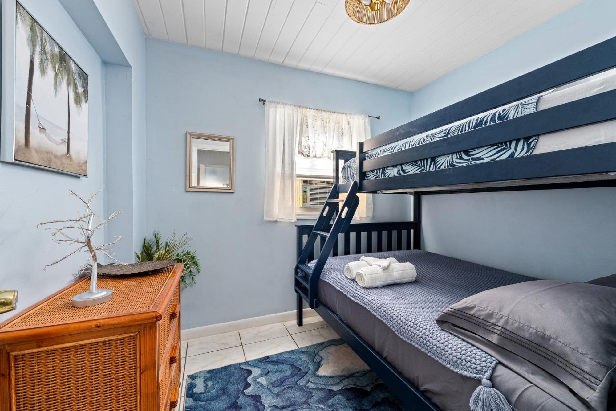 Lovely 2br Apartment West Palm Beach